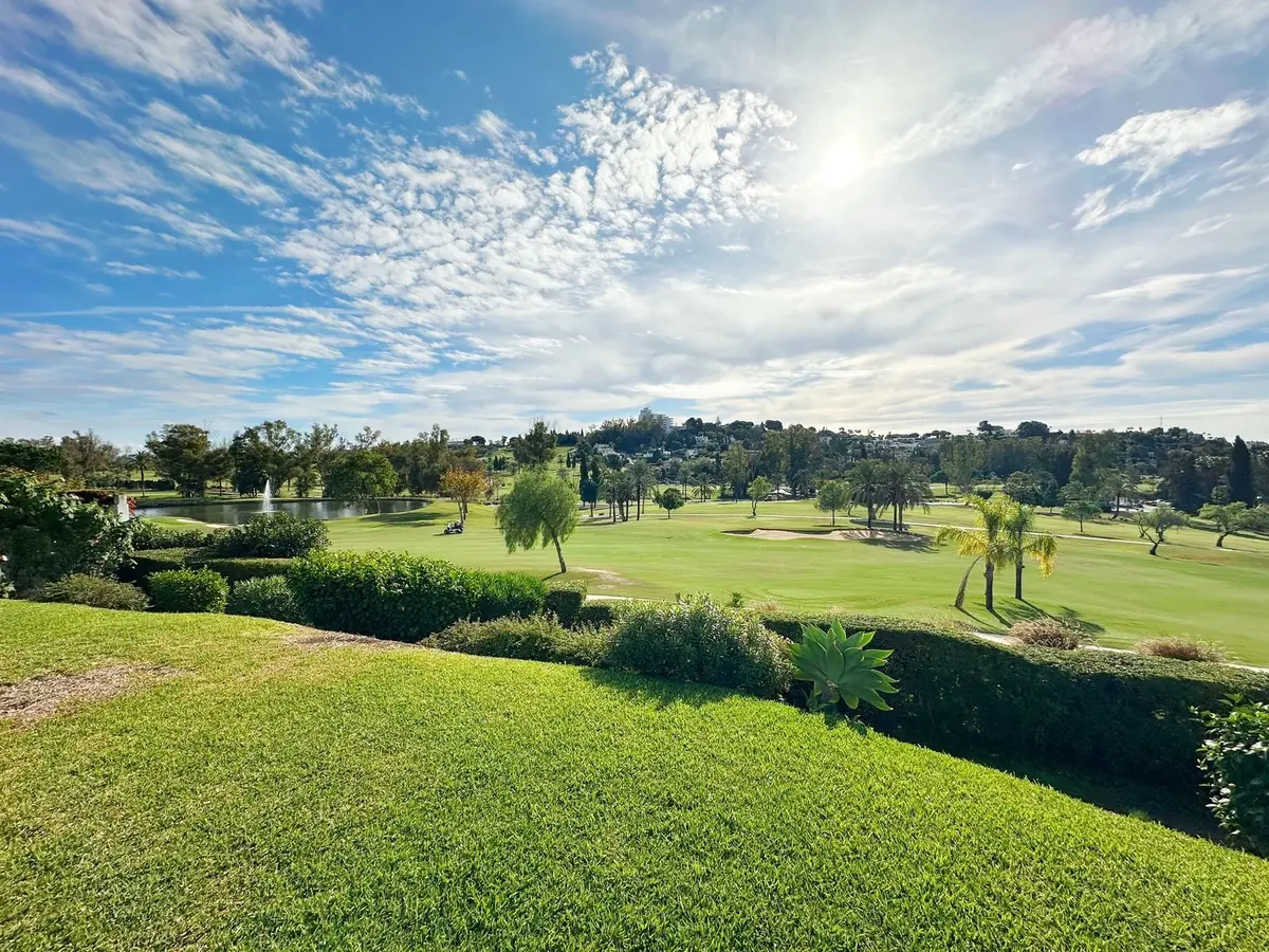 Detached Villa in El Paraiso