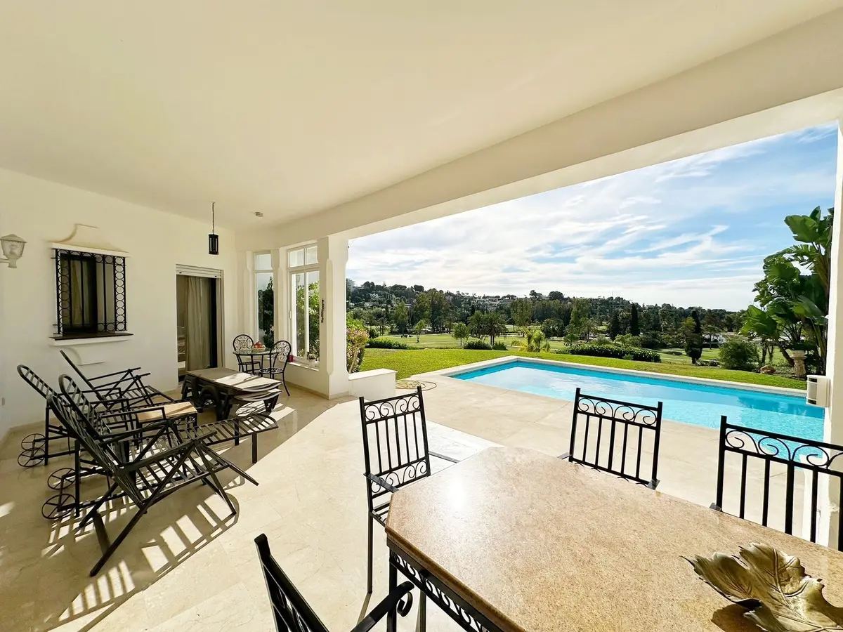 Detached Villa in El Paraiso