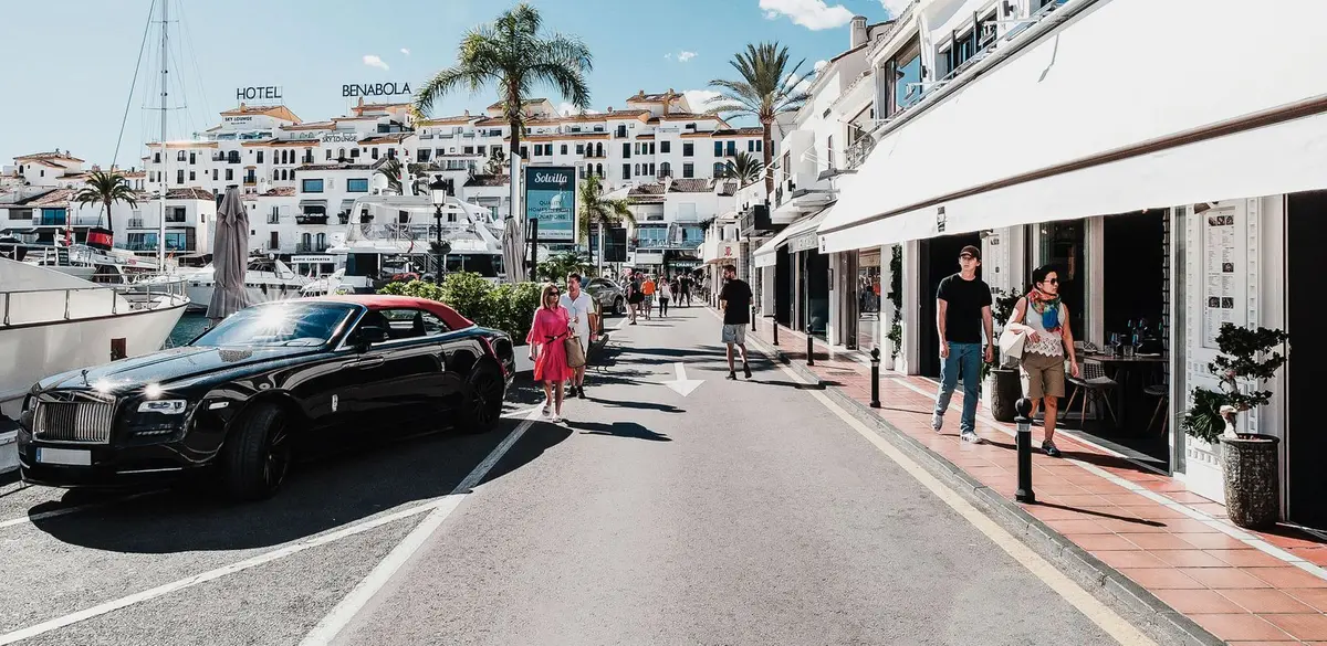 Middle Floor Apartment in Puerto Banús