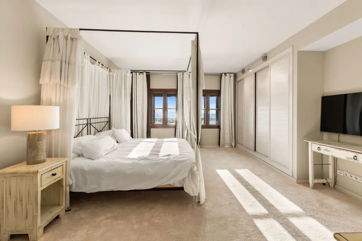 Middle Floor Apartment in Puerto Banús