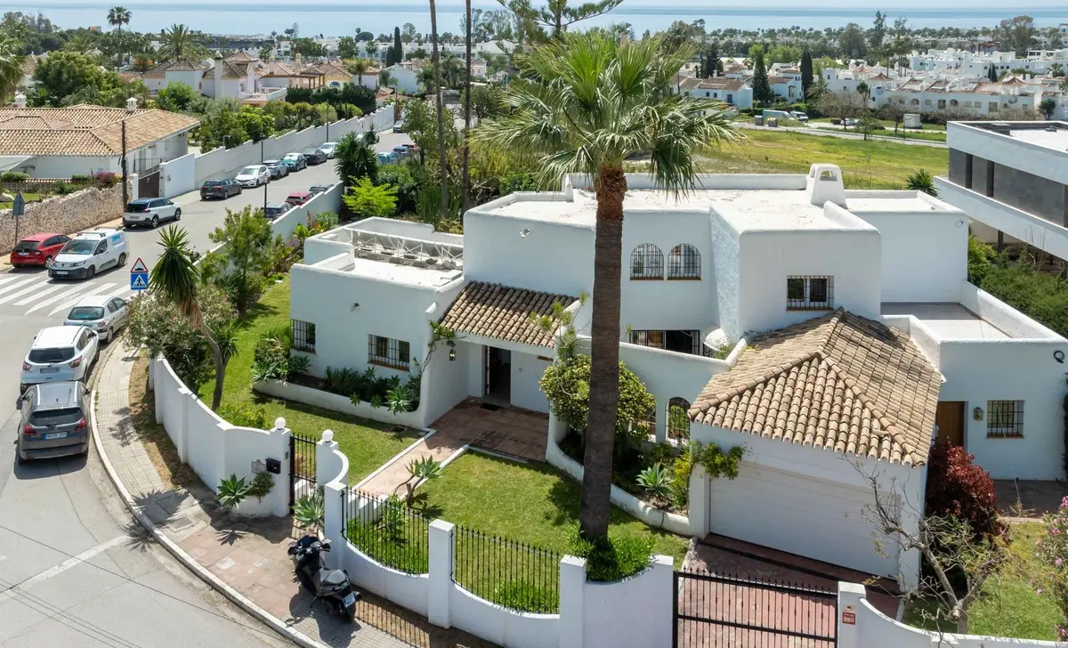 Detached Villa in Bel Air