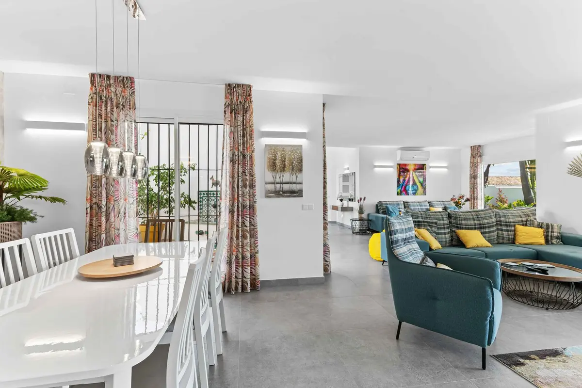 Detached Villa in Bel Air