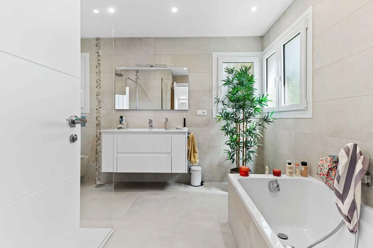 Detached Villa in Bel Air