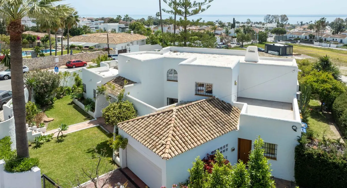 Detached Villa in Bel Air