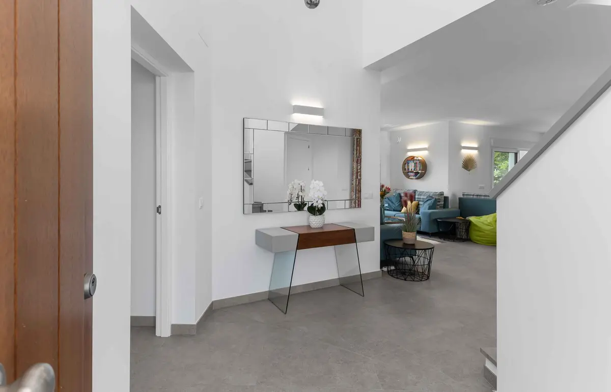 Detached Villa in Bel Air
