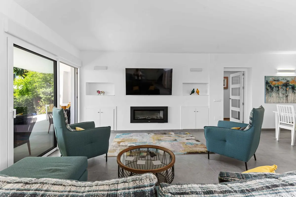 Detached Villa in Bel Air