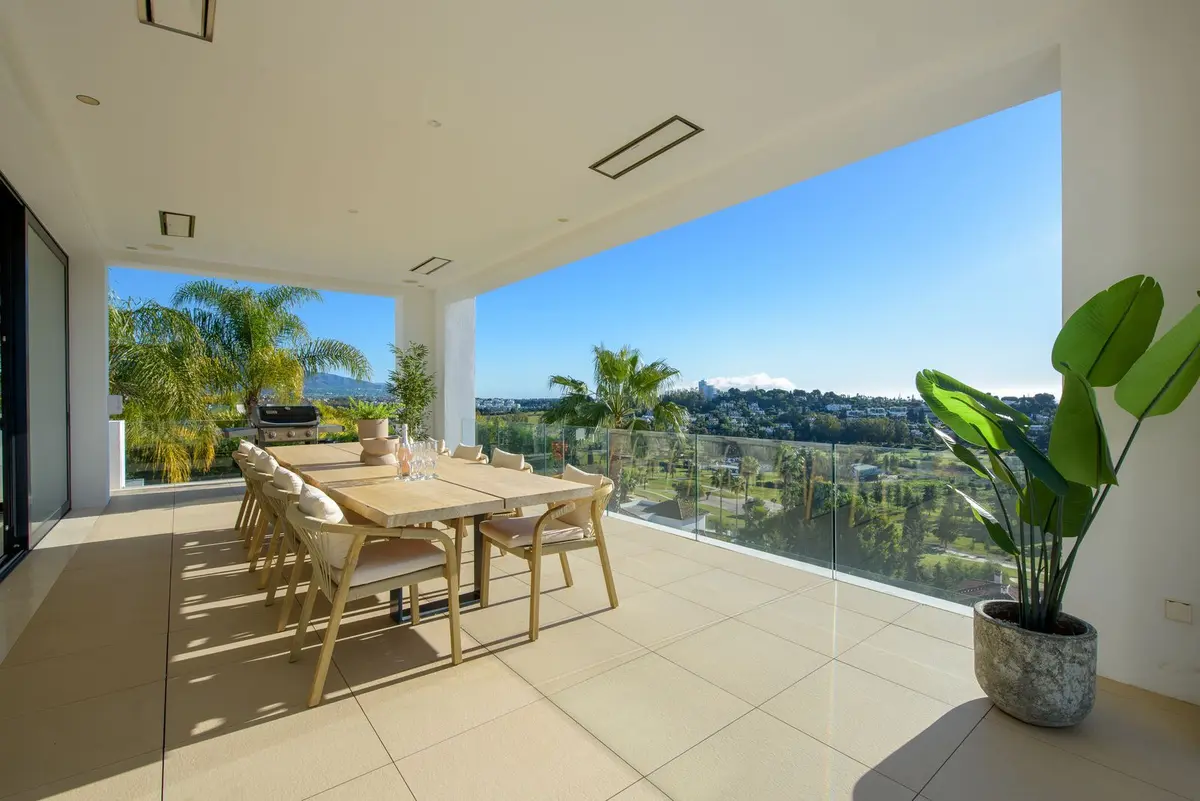 Detached Villa in El Paraiso