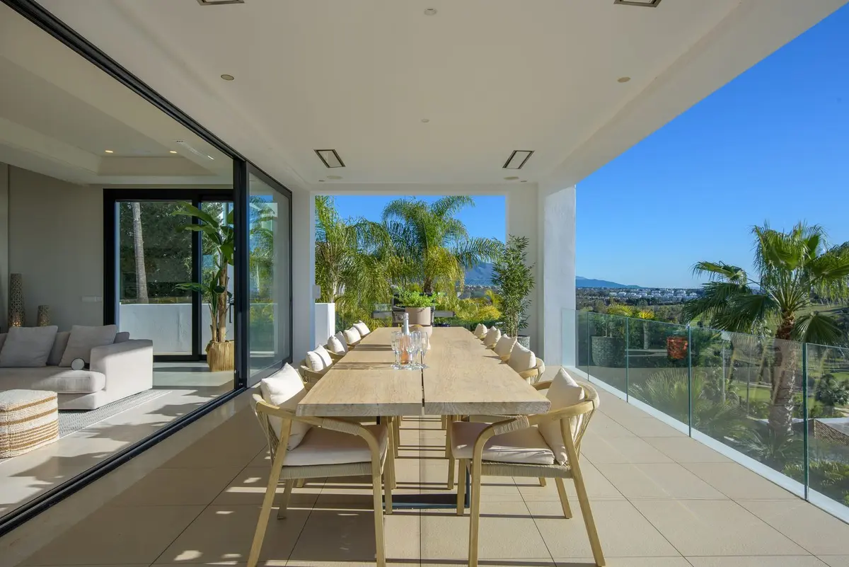 Detached Villa in El Paraiso