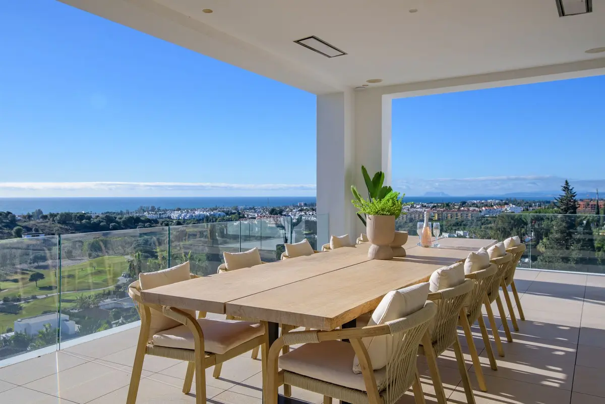 Detached Villa in El Paraiso
