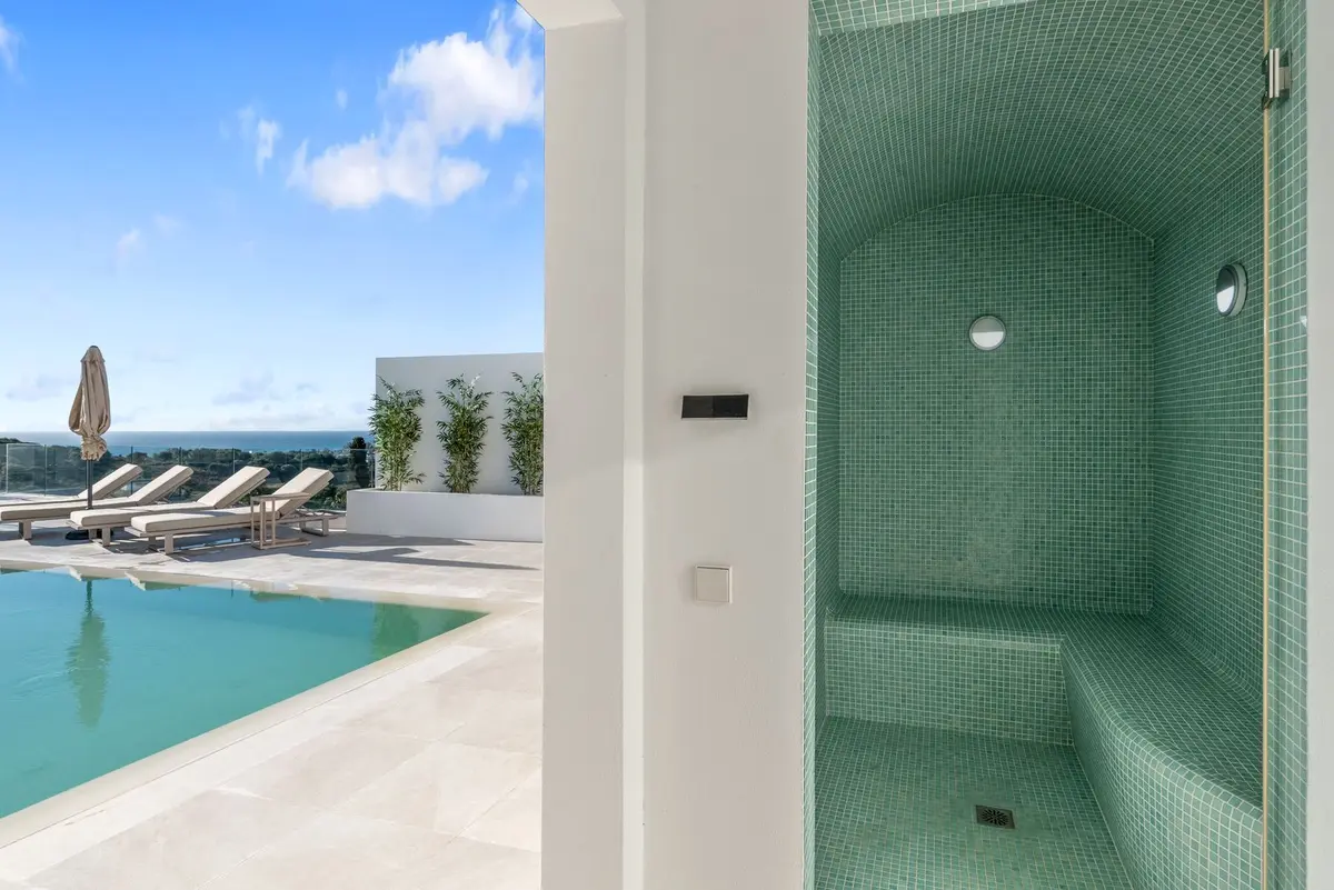 Detached Villa in El Paraiso