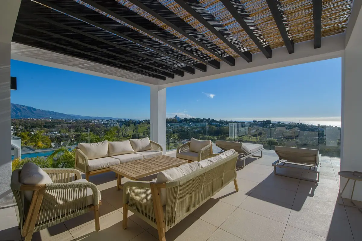 Detached Villa in El Paraiso