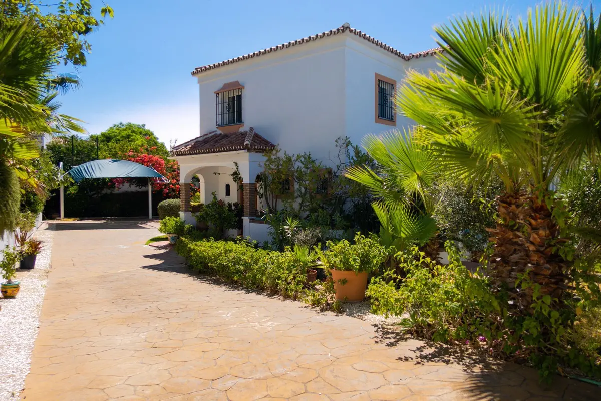 Detached Villa in El Padron