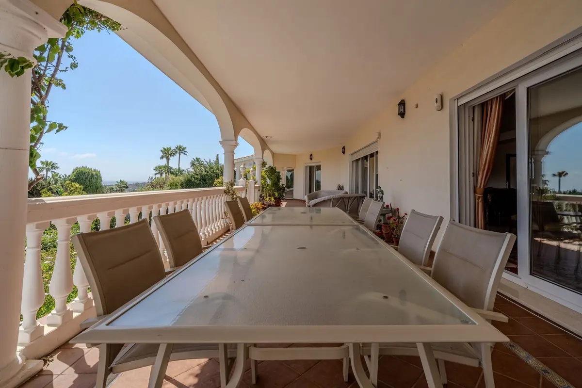 Detached Villa in El Paraiso