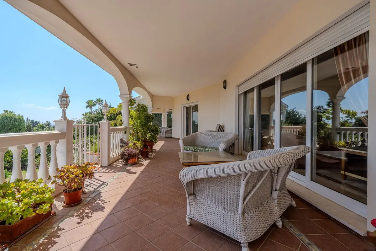 Detached Villa in El Paraiso