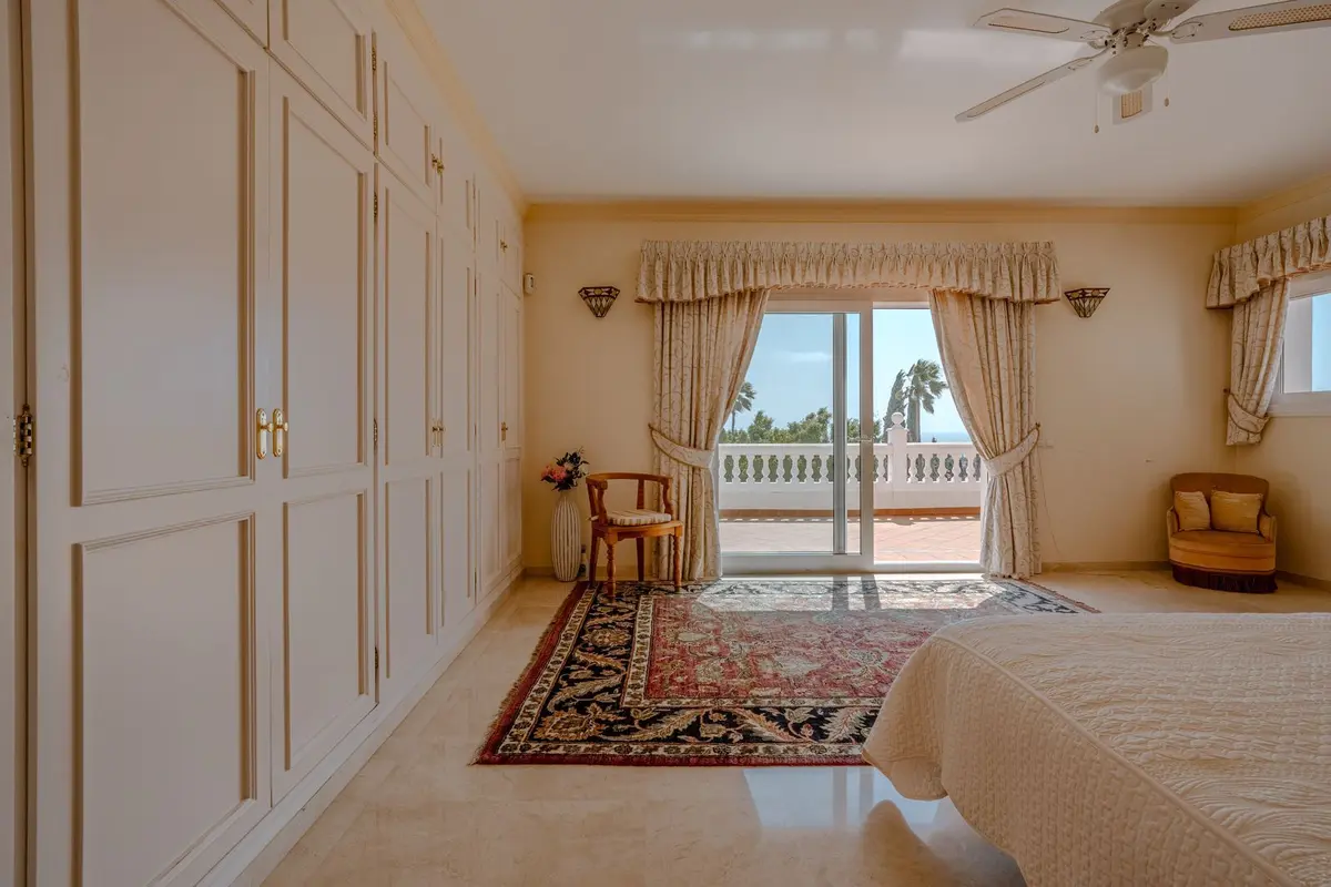 Detached Villa in El Paraiso