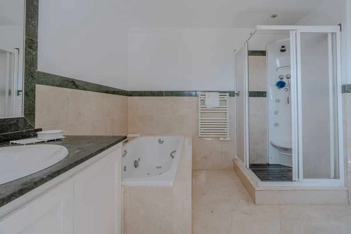 Detached Villa in El Paraiso