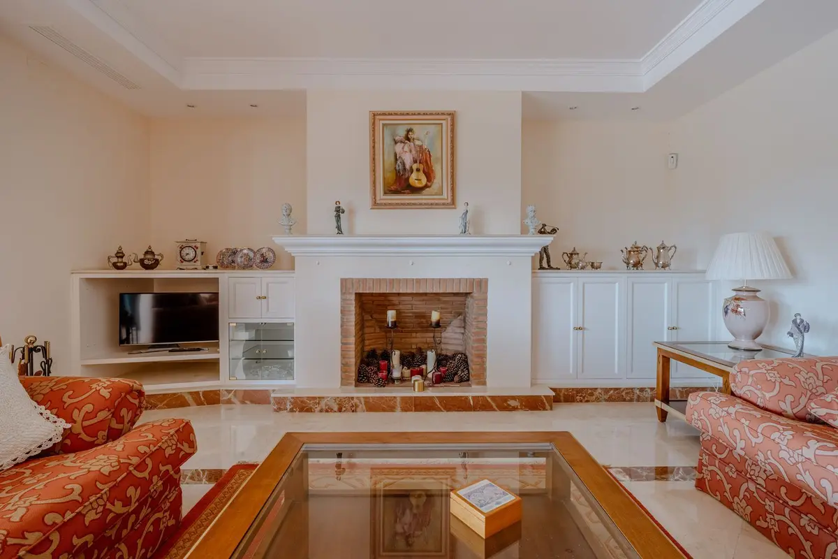 Detached Villa in El Paraiso