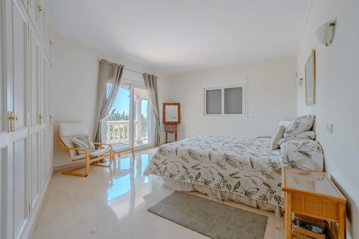 Detached Villa in El Paraiso