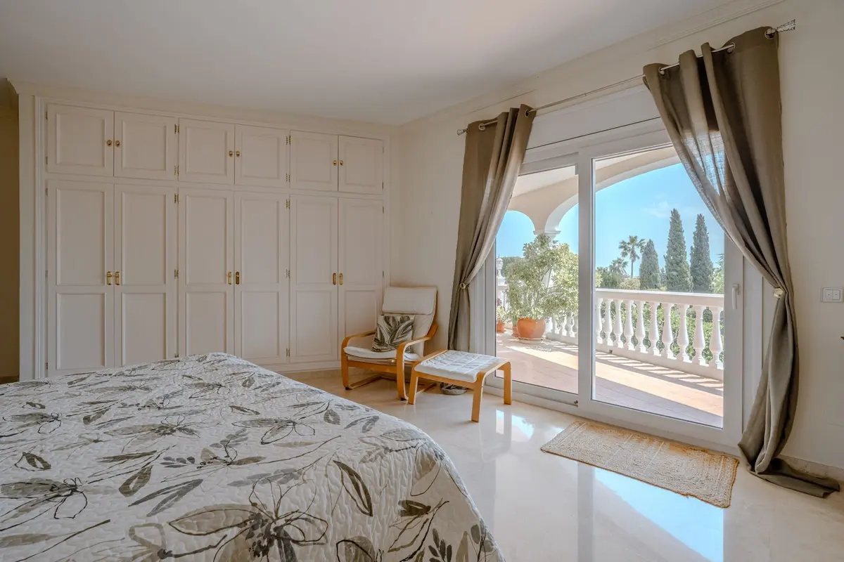 Detached Villa in El Paraiso