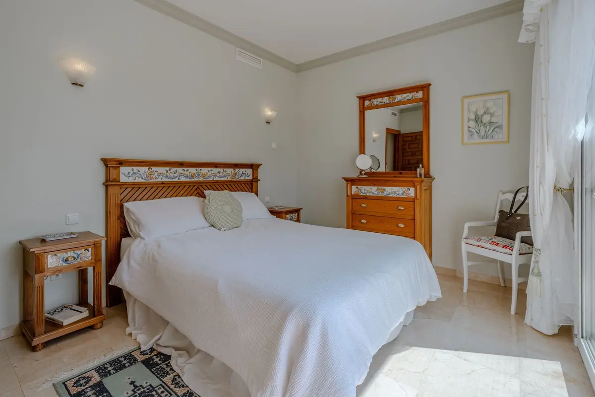 Detached Villa in El Paraiso
