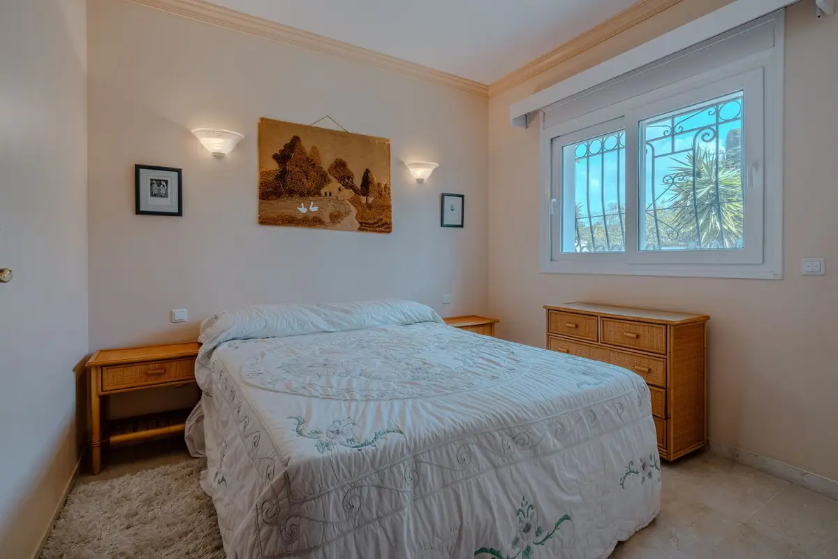 Detached Villa in El Paraiso