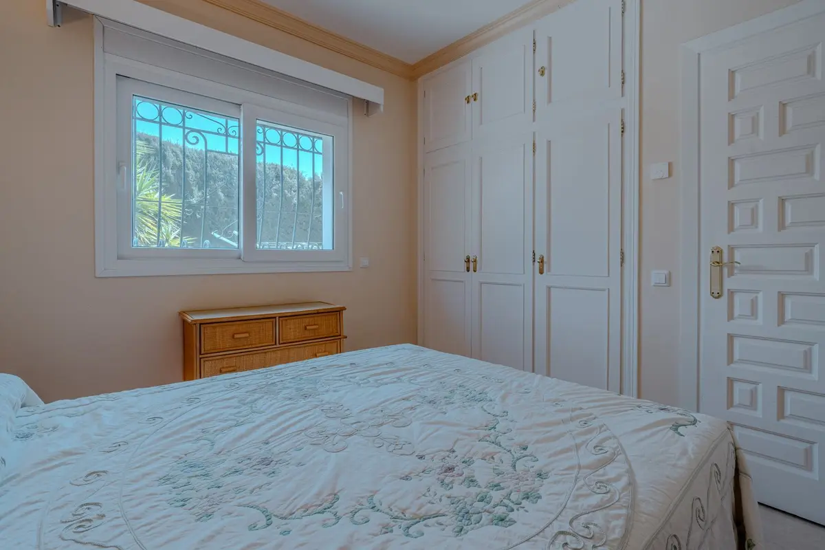 Detached Villa in El Paraiso