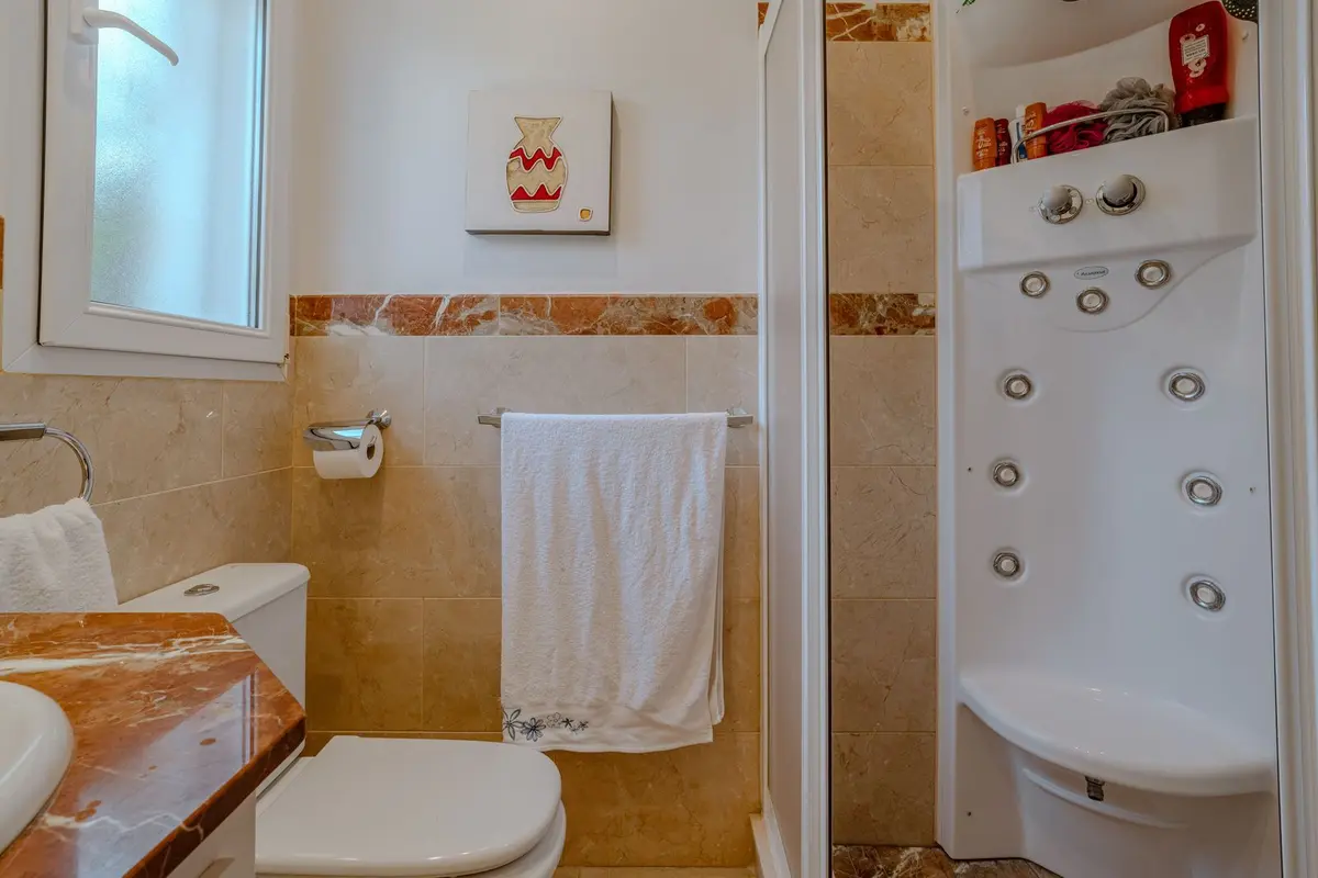 Detached Villa in El Paraiso