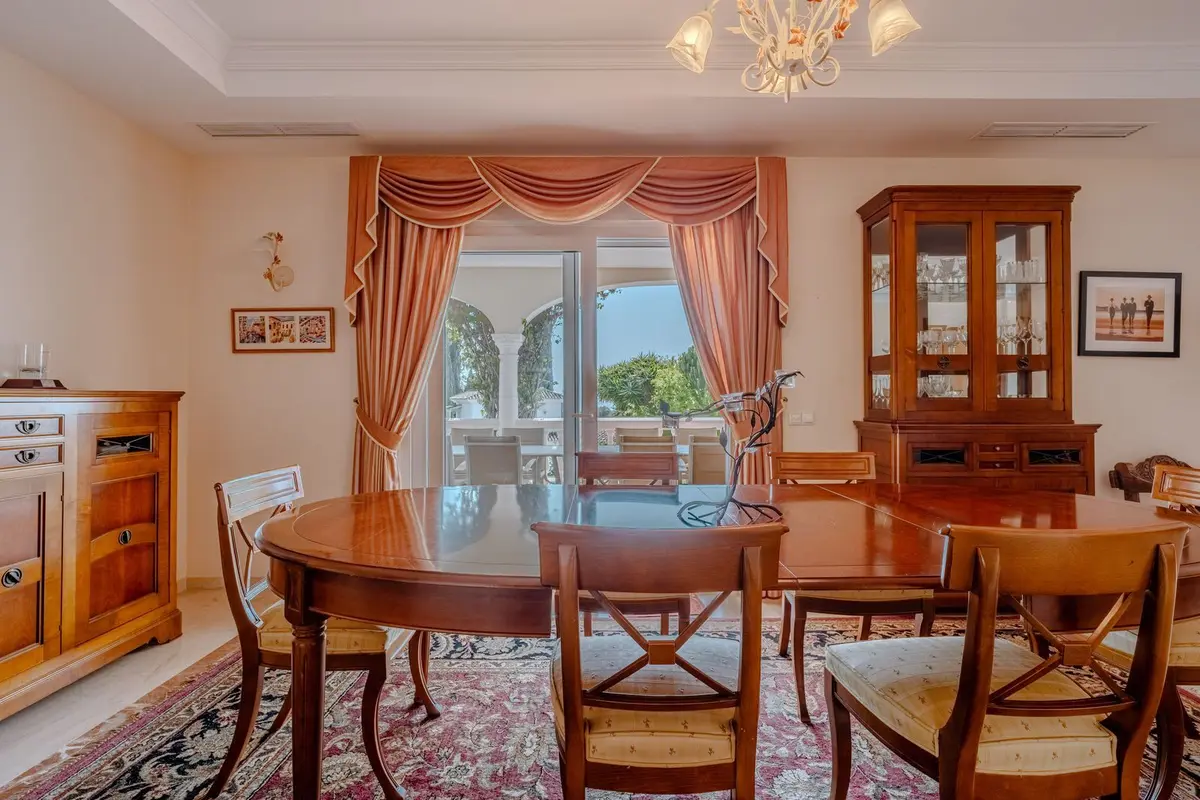 Detached Villa in El Paraiso