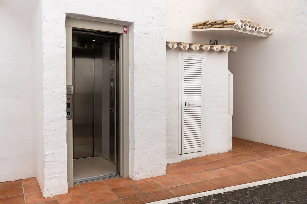 Middle Floor Apartment in Puerto Banús
