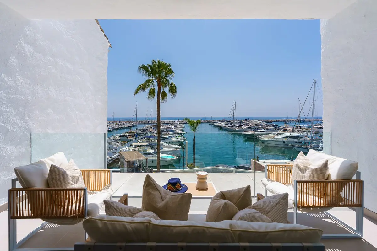 Middle Floor Apartment in Puerto Banús