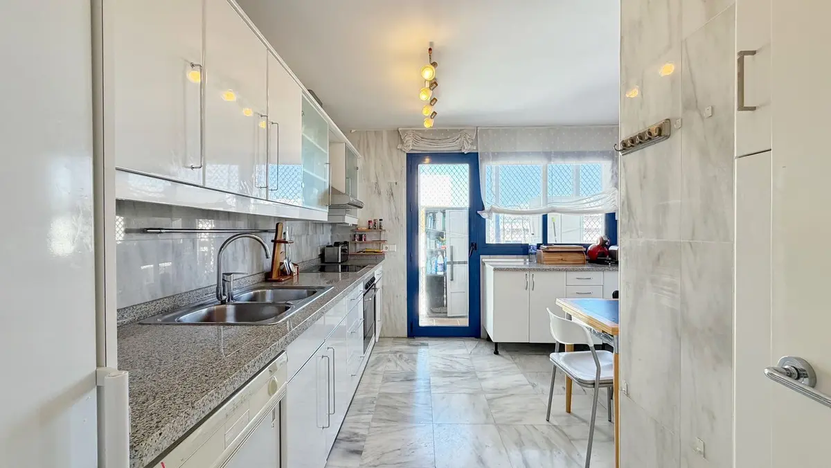 Middle Floor Apartment in Marbella