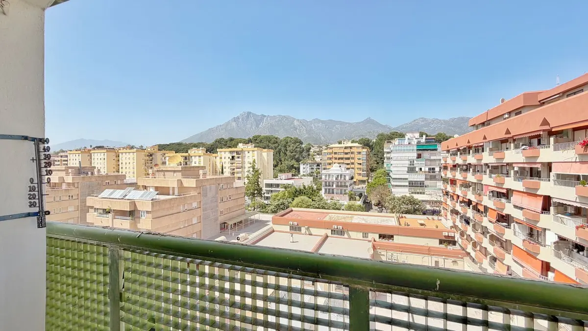 Middle Floor Apartment in Marbella