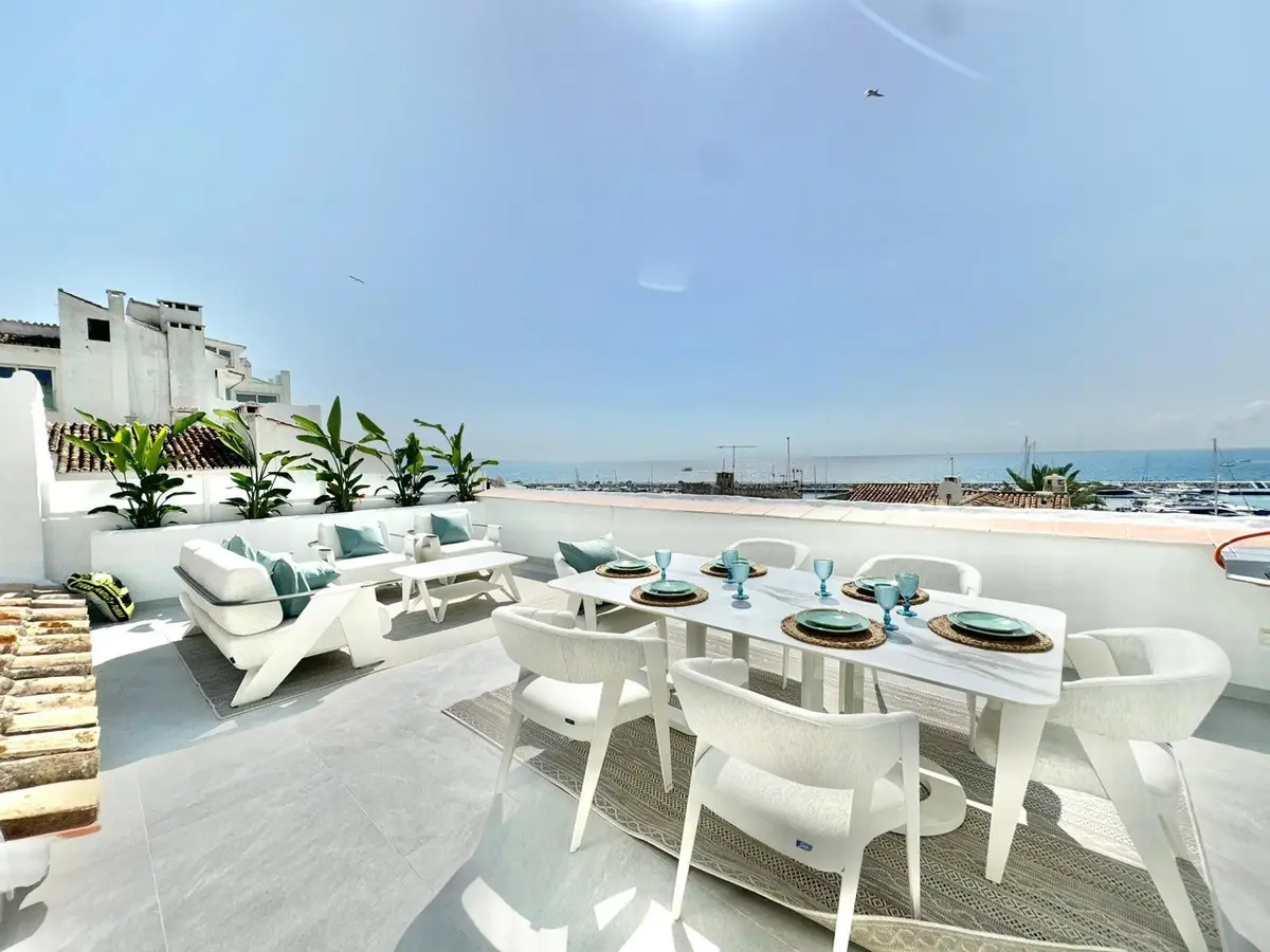 Middle Floor Apartment in Puerto Banús
