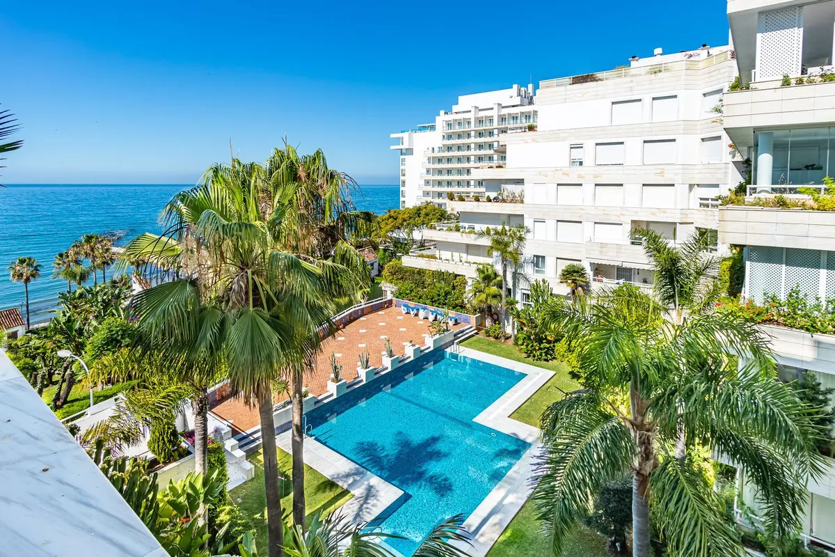 Middle Floor Apartment in Marbella