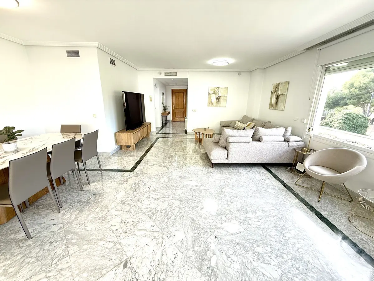 Middle Floor Apartment in Puerto Banús