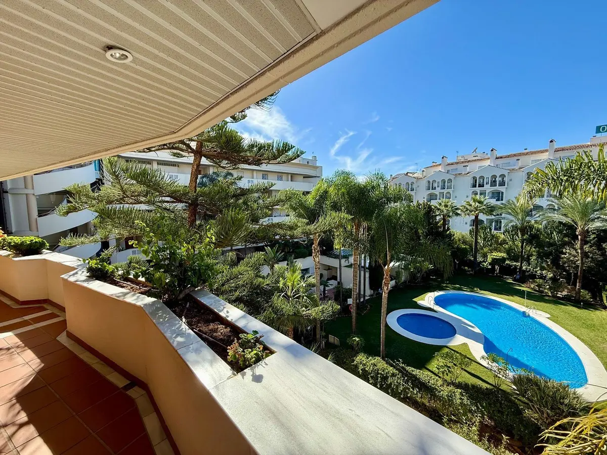 Middle Floor Apartment in Puerto Banús