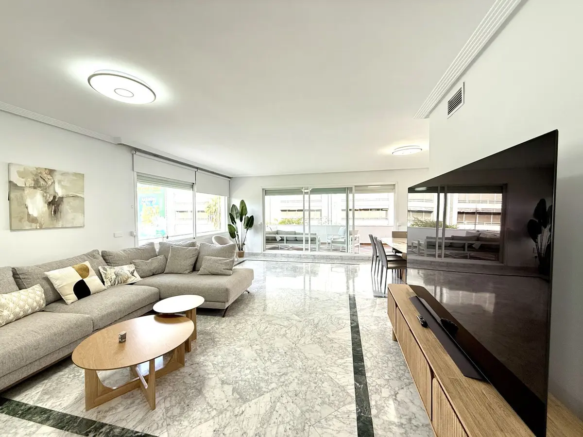 Middle Floor Apartment in Puerto Banús