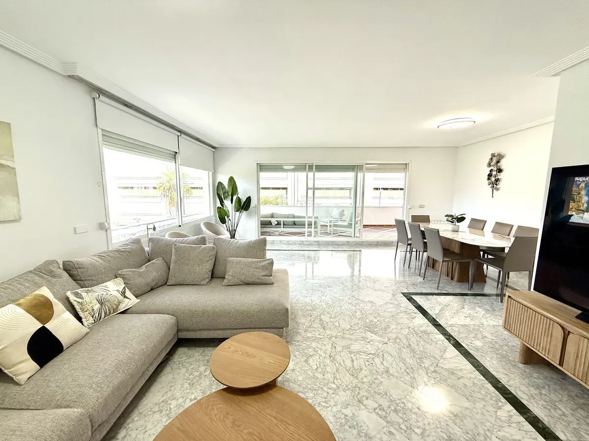 Middle Floor Apartment in Puerto Banús
