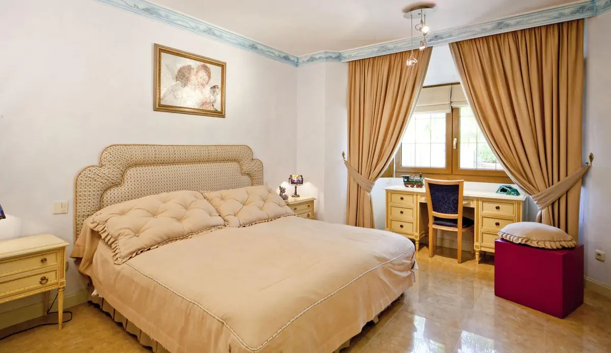 Detached Villa in Nueva Andalucía