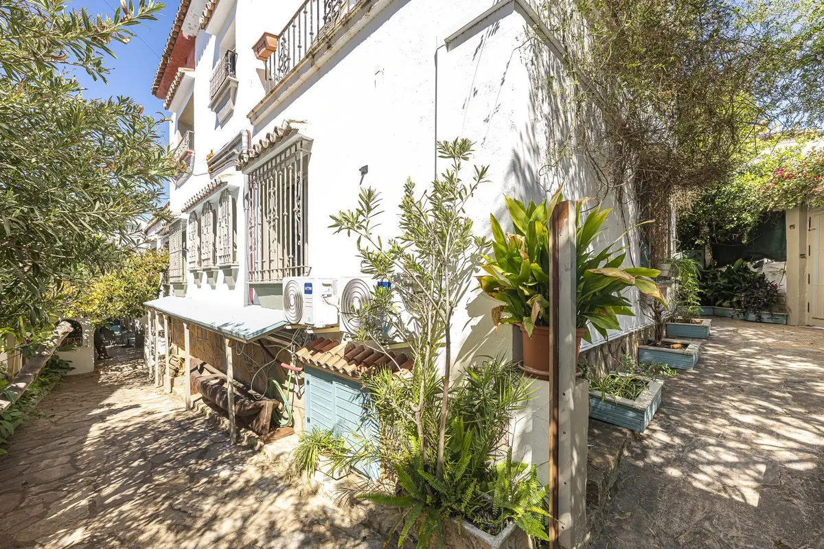 Detached Villa in Marbella