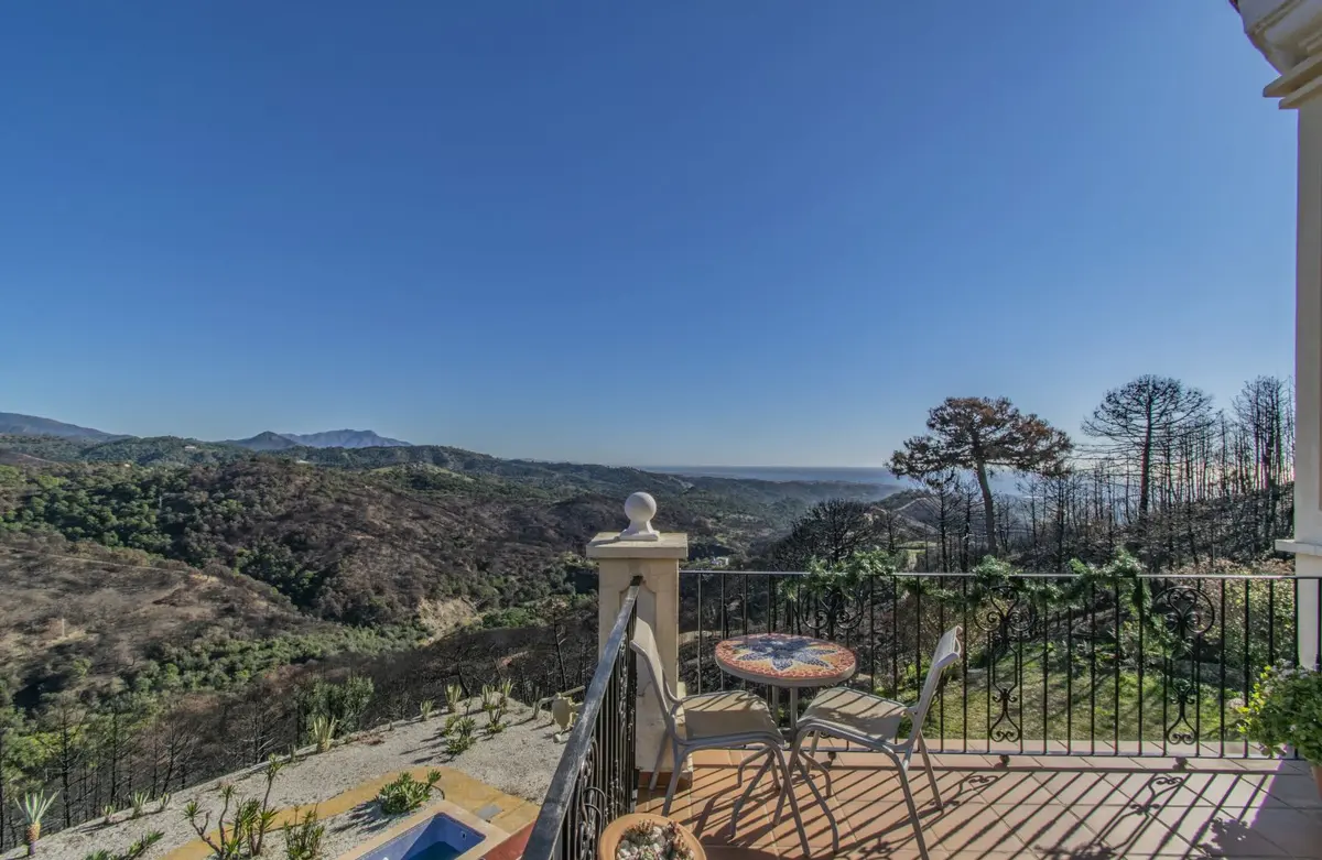 Detached Villa in Estepona