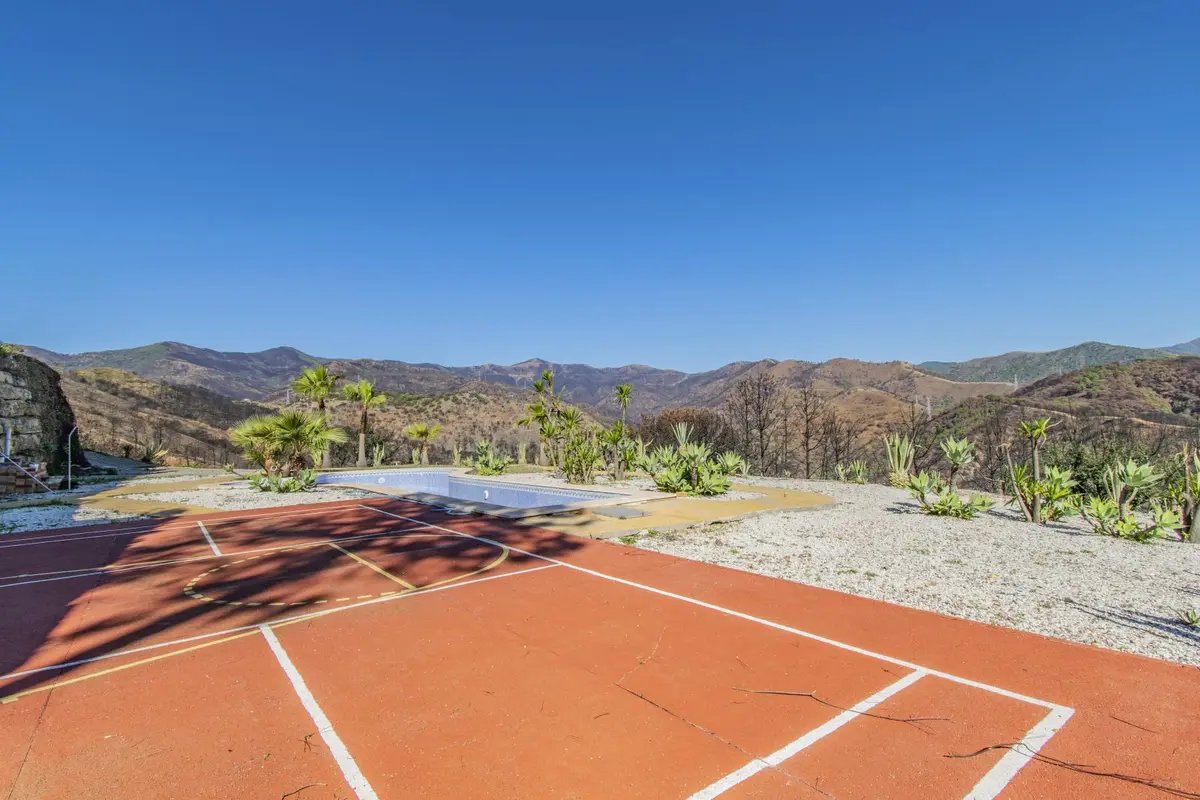 Detached Villa in Estepona