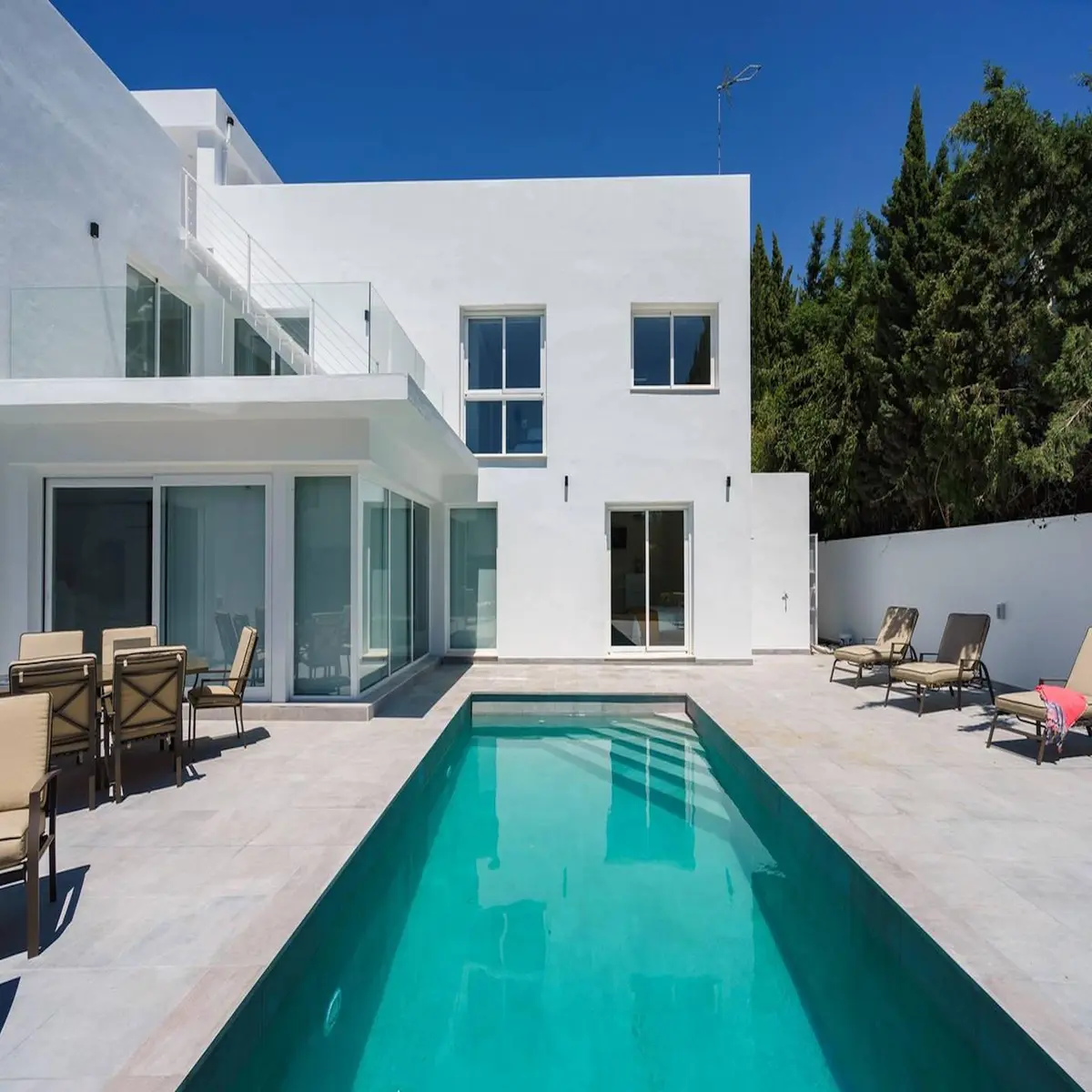 Detached Villa in Nueva Andalucía