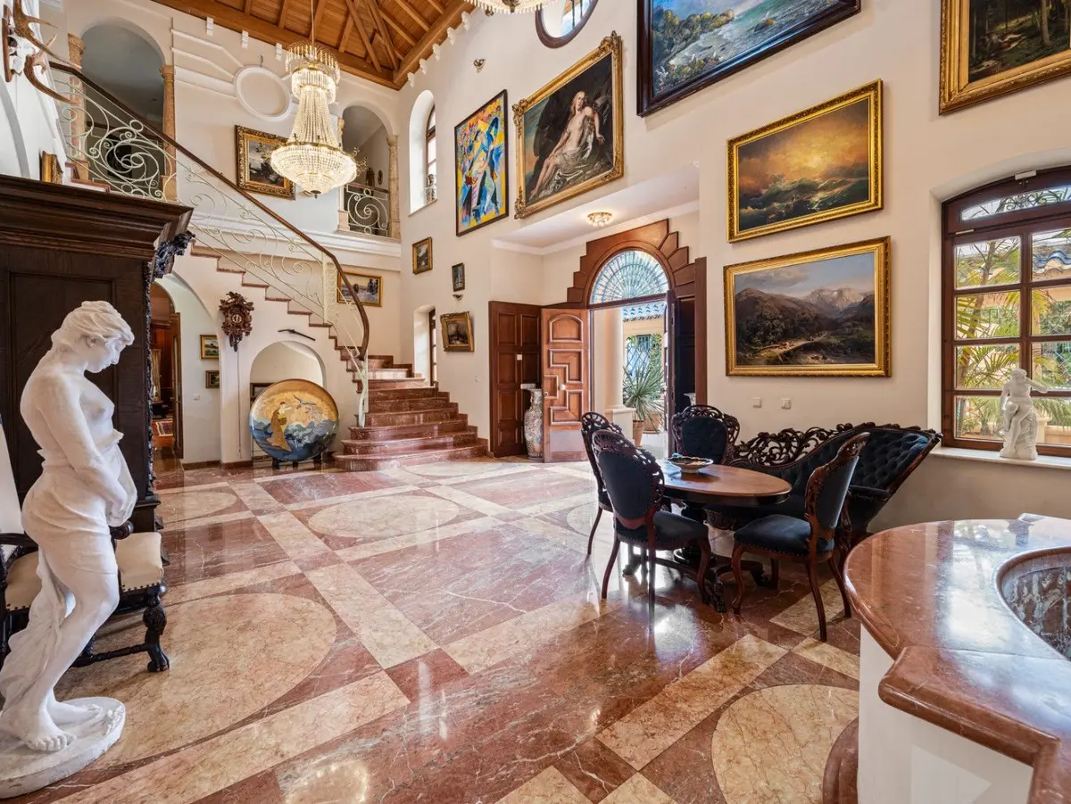 Detached Villa in Nueva Andalucía