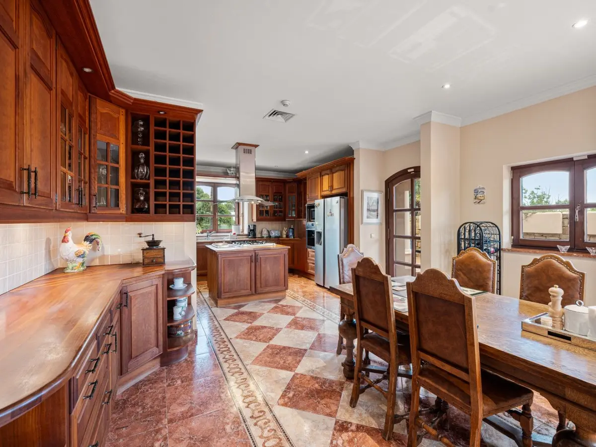 Detached Villa in Nueva Andalucía