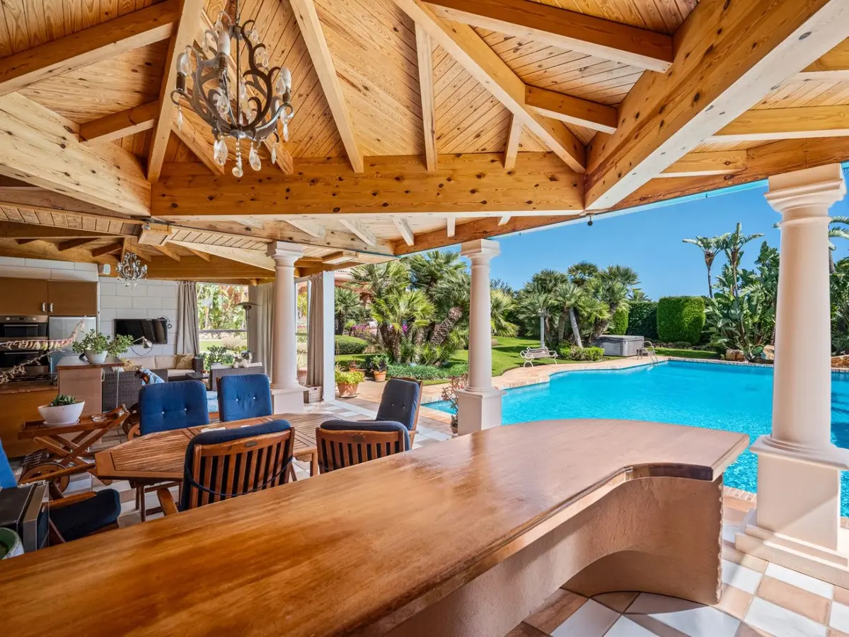 Detached Villa in Nueva Andalucía