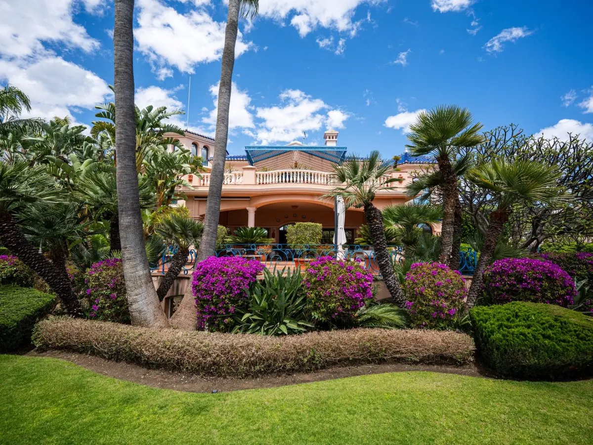 Detached Villa in Nueva Andalucía