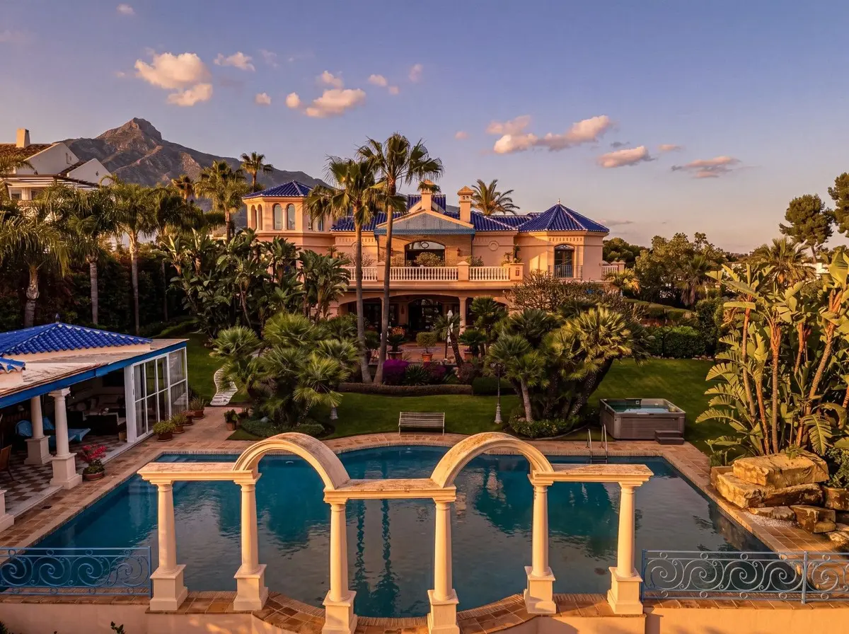 Detached Villa in Nueva Andalucía