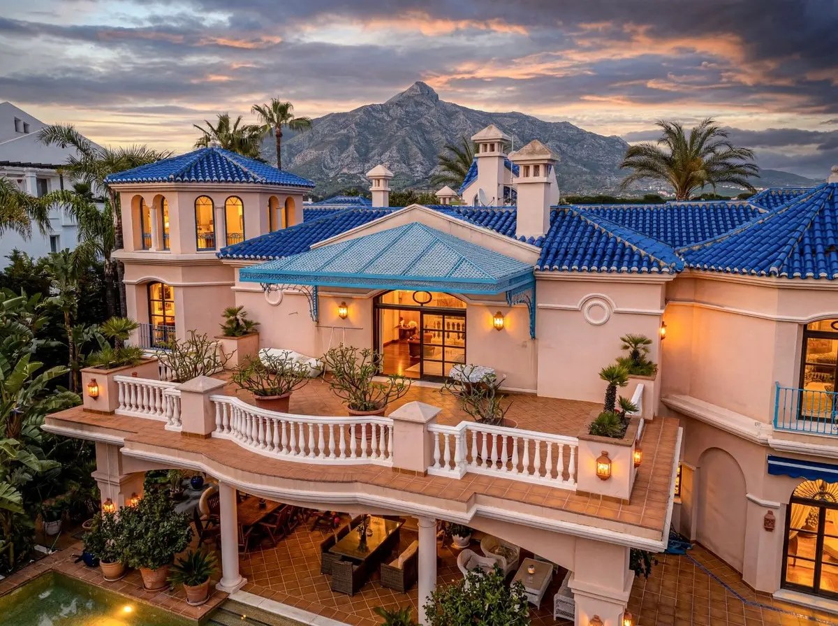Detached Villa in Nueva Andalucía