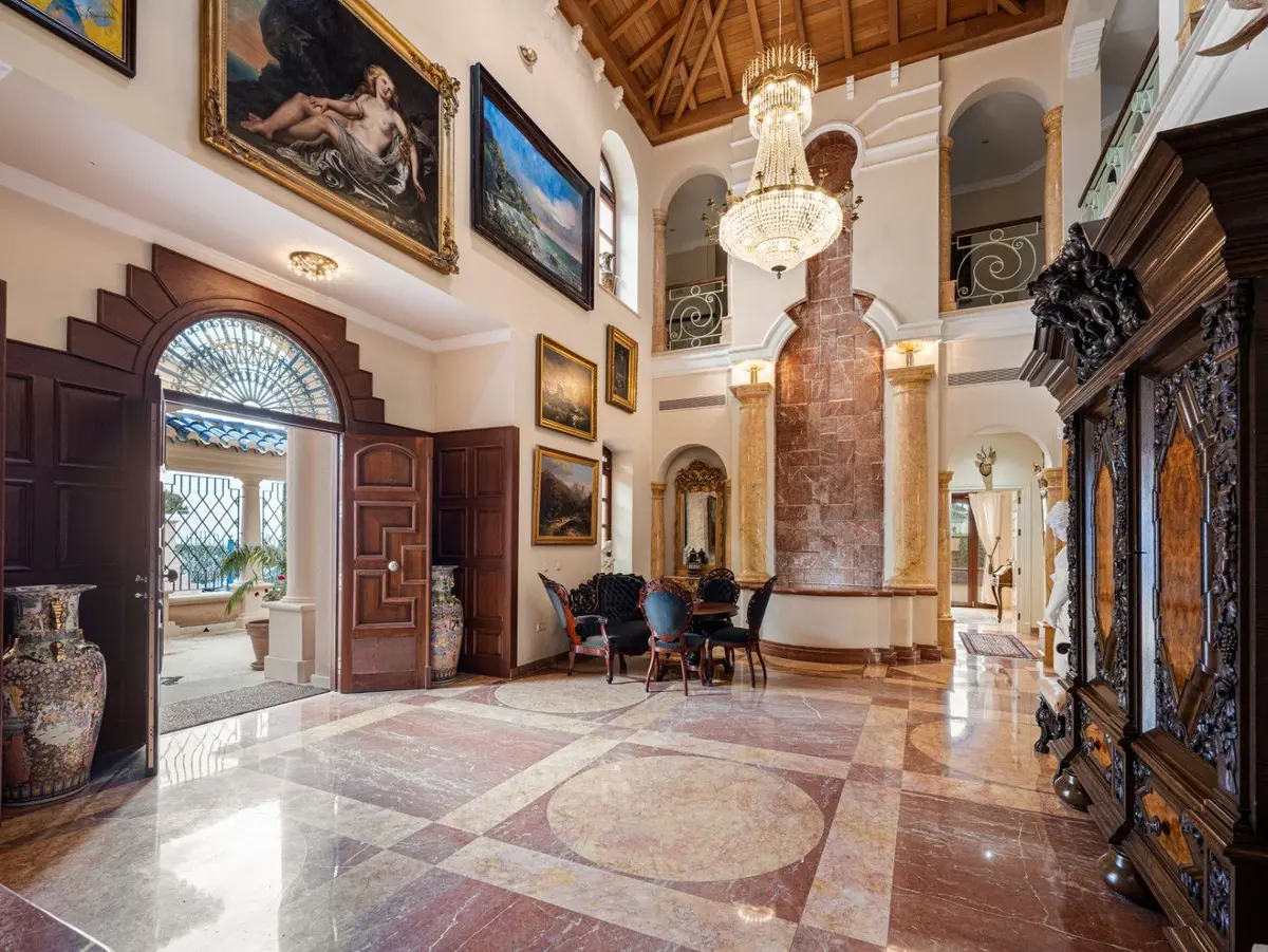 Detached Villa in Nueva Andalucía